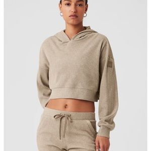 ALO Yoga MUSE sweat set